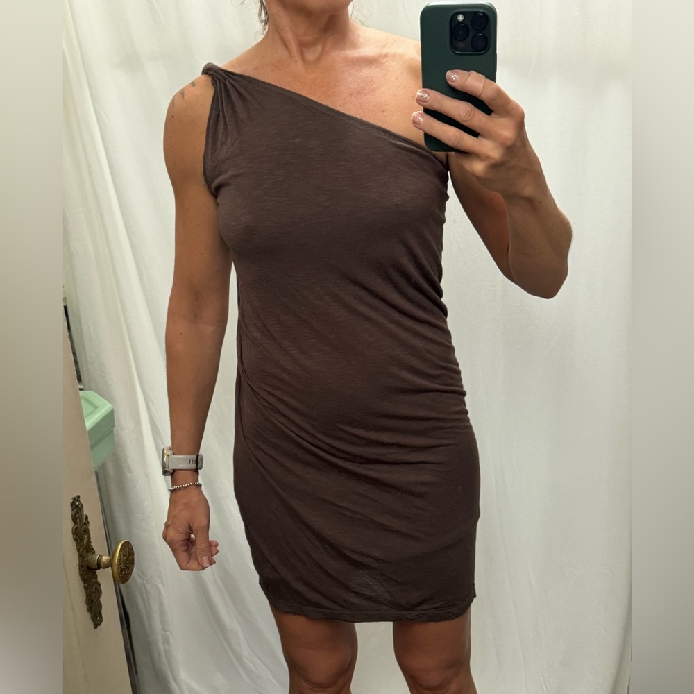 Max studio brown one shoulder dress